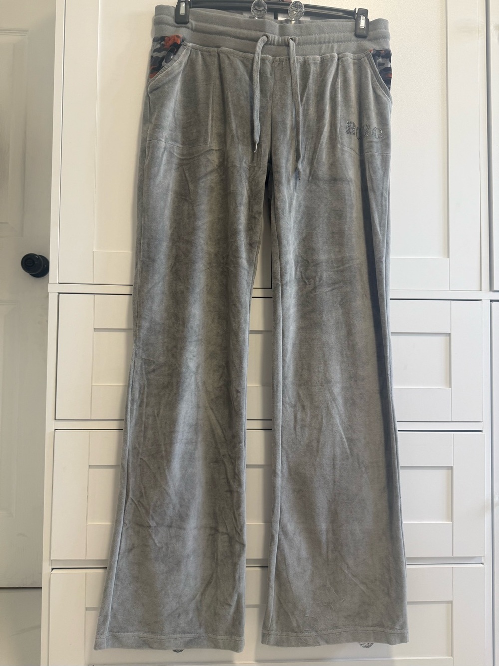 Gray 2 Piece Velour Hoodie & Pants Set for Cool Days BCBGMAXAZRIA Size XL NWT - Picture 4 of 8